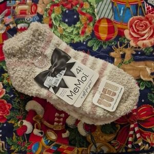 MeMoi 4-pk Fuzzy Socks Size 9-11